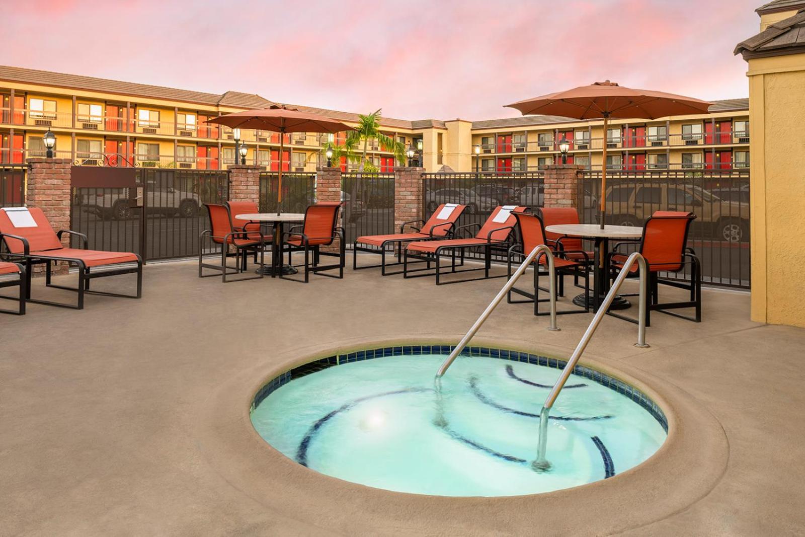 Western Raffles Inn&suites Hotel Anaheim