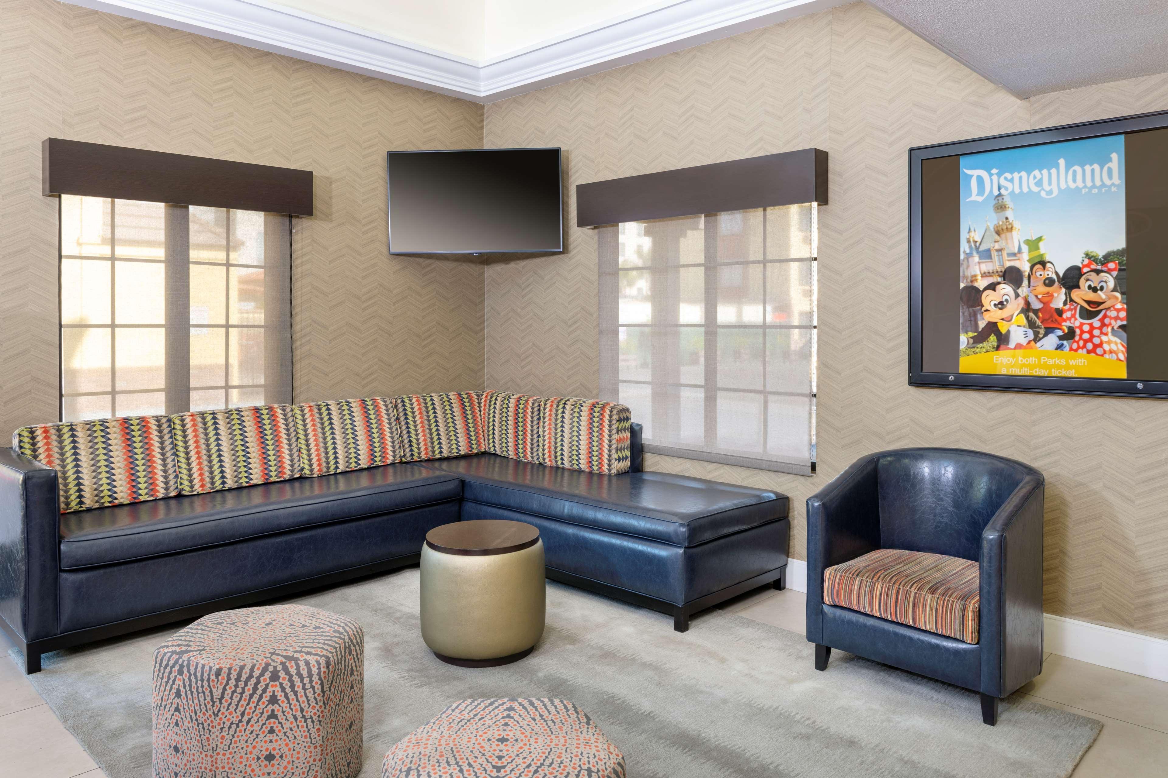 Best Western Plus Raffles & Hotel Anaheim